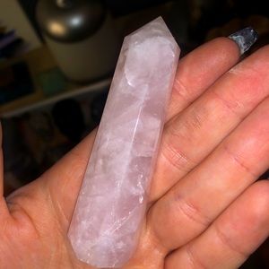 rosè quarts healing crystal tower